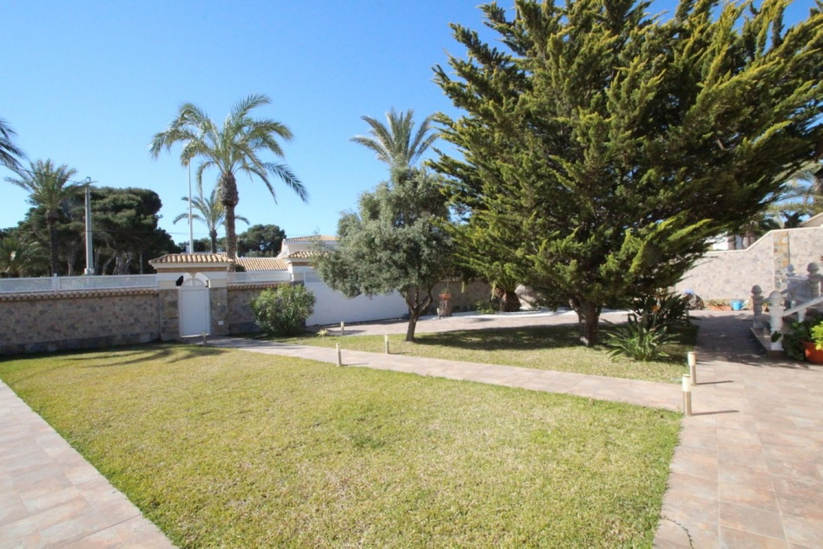 5 Bed Townhouse for sale in Cabo Roig Costa Blanca, Alicante, Spain