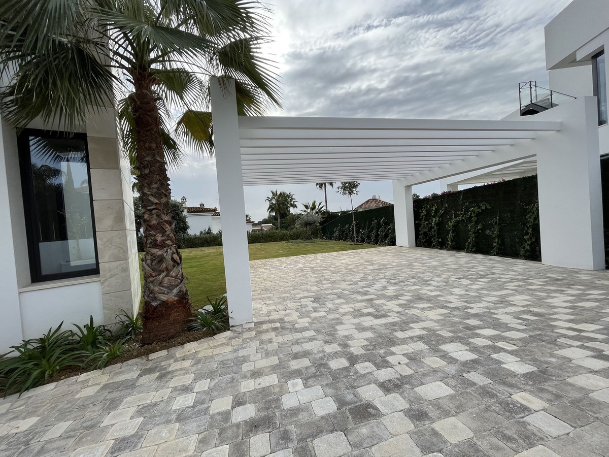 Se vende Villa - Chalet de 5 dormitorios en Costa Del Sol, Málaga, España