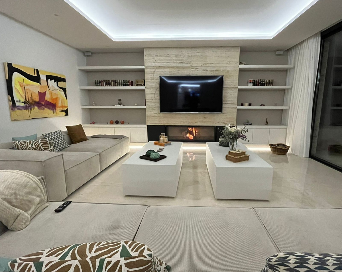 Se vende Villa - Chalet de 5 dormitorios en Costa Del Sol, Málaga, España