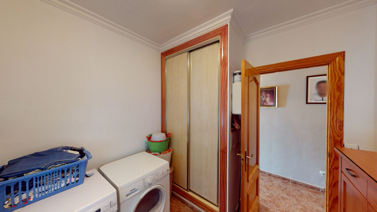 6 Bed Townhouse for sale in Alcaucín Costa Del Sol East, Málaga, Spain