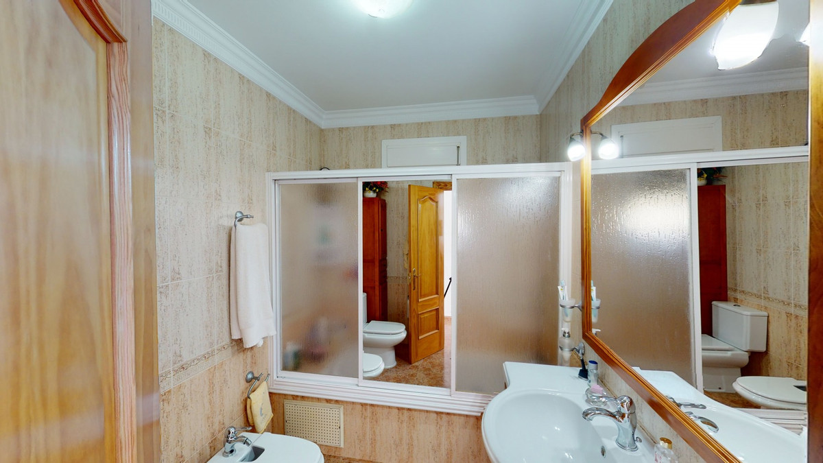 6 Bed Townhouse for sale in Alcaucín Costa Del Sol East, Málaga, Spain