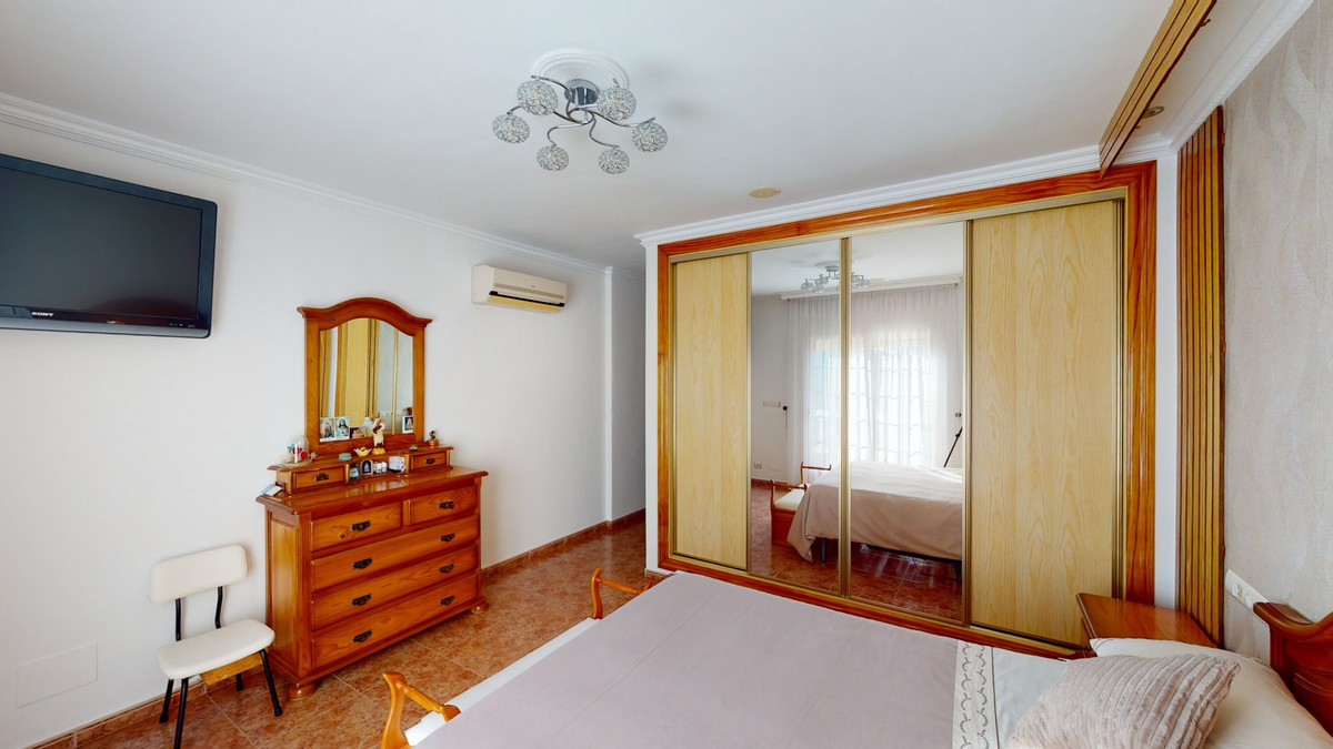6 Bed Townhouse for sale in Alcaucín Costa Del Sol East, Málaga, Spain