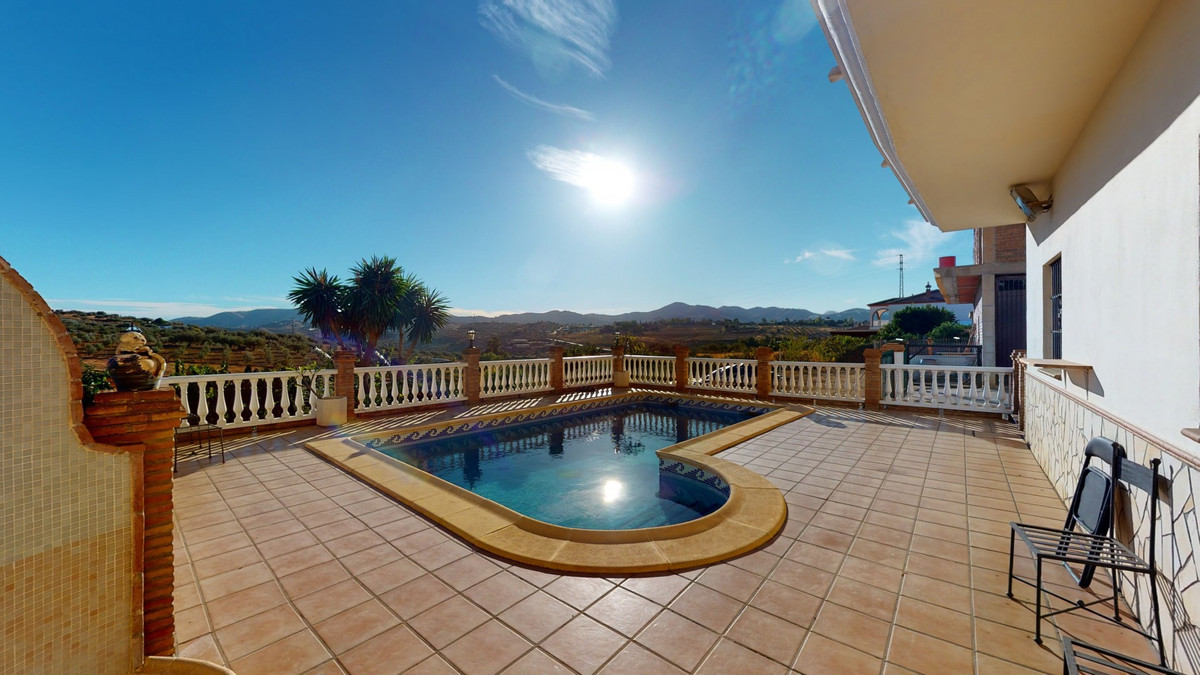 6 Bed Townhouse for sale in Alcaucín Costa Del Sol East, Málaga, Spain