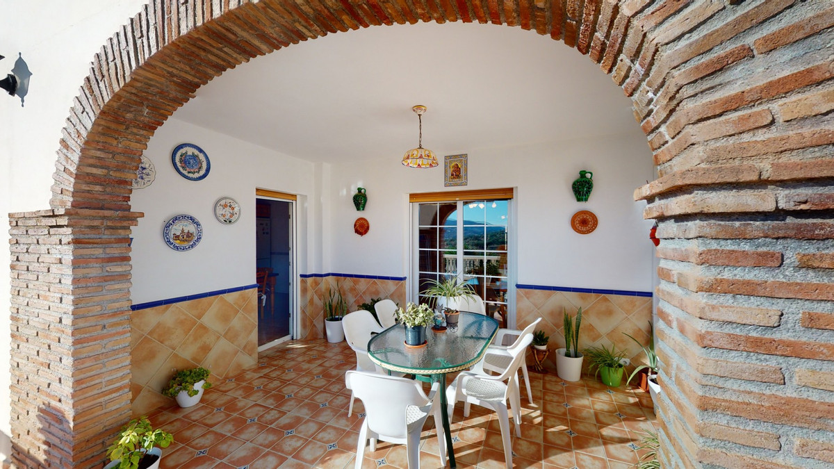 6 Bed Townhouse for sale in Alcaucín Costa Del Sol East, Málaga, Spain
