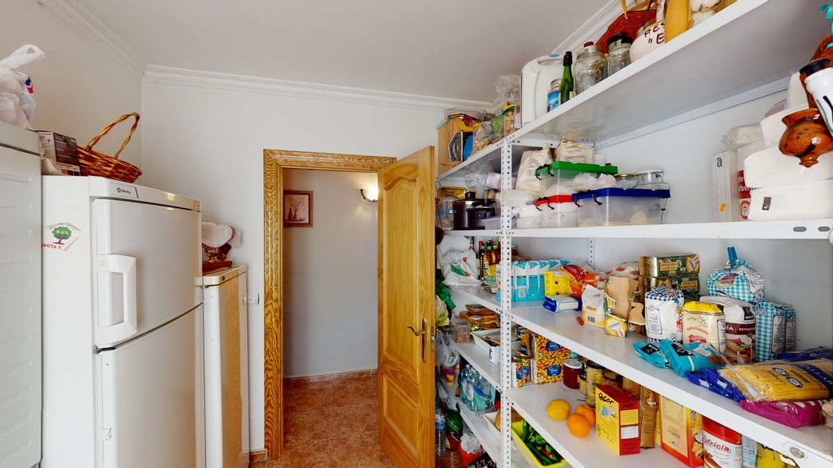 6 Bed Townhouse for sale in Alcaucín Costa Del Sol East, Málaga, Spain