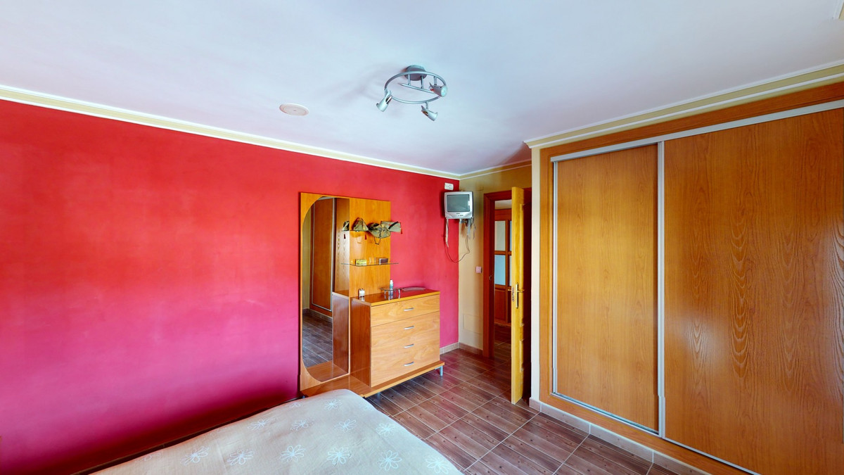 6 Bed Townhouse for sale in Alcaucín Costa Del Sol East, Málaga, Spain