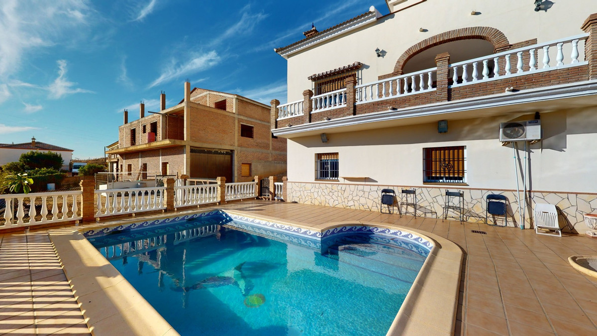 6 Bed Townhouse for sale in Alcaucín Costa Del Sol East, Málaga, Spain