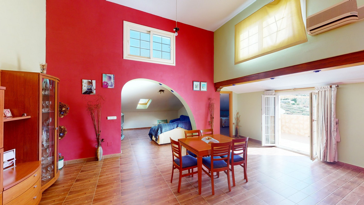 6 Bed Townhouse for sale in Alcaucín Costa Del Sol East, Málaga, Spain