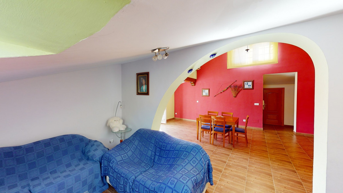 6 Bed Townhouse for sale in Alcaucín Costa Del Sol East, Málaga, Spain
