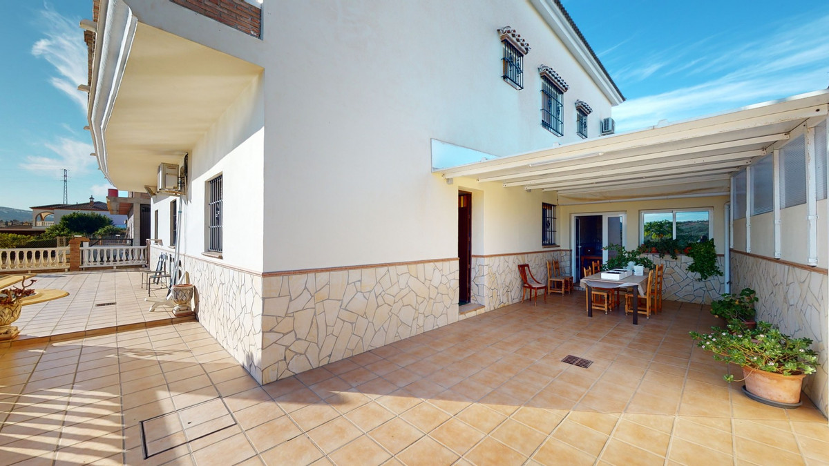 6 Bed Townhouse for sale in Alcaucín Costa Del Sol East, Málaga, Spain