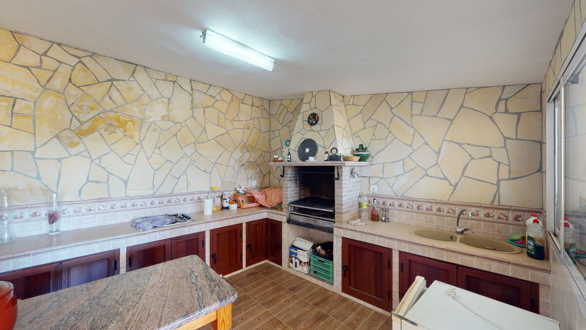 6 Bed Townhouse for sale in Alcaucín Costa Del Sol East, Málaga, Spain