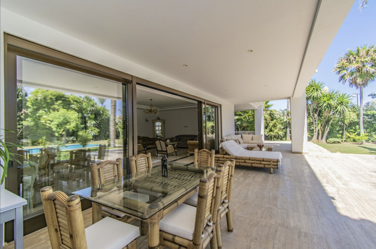 Se vende Villa - Chalet de 6 dormitorios en Costa Del Sol, Málaga, España