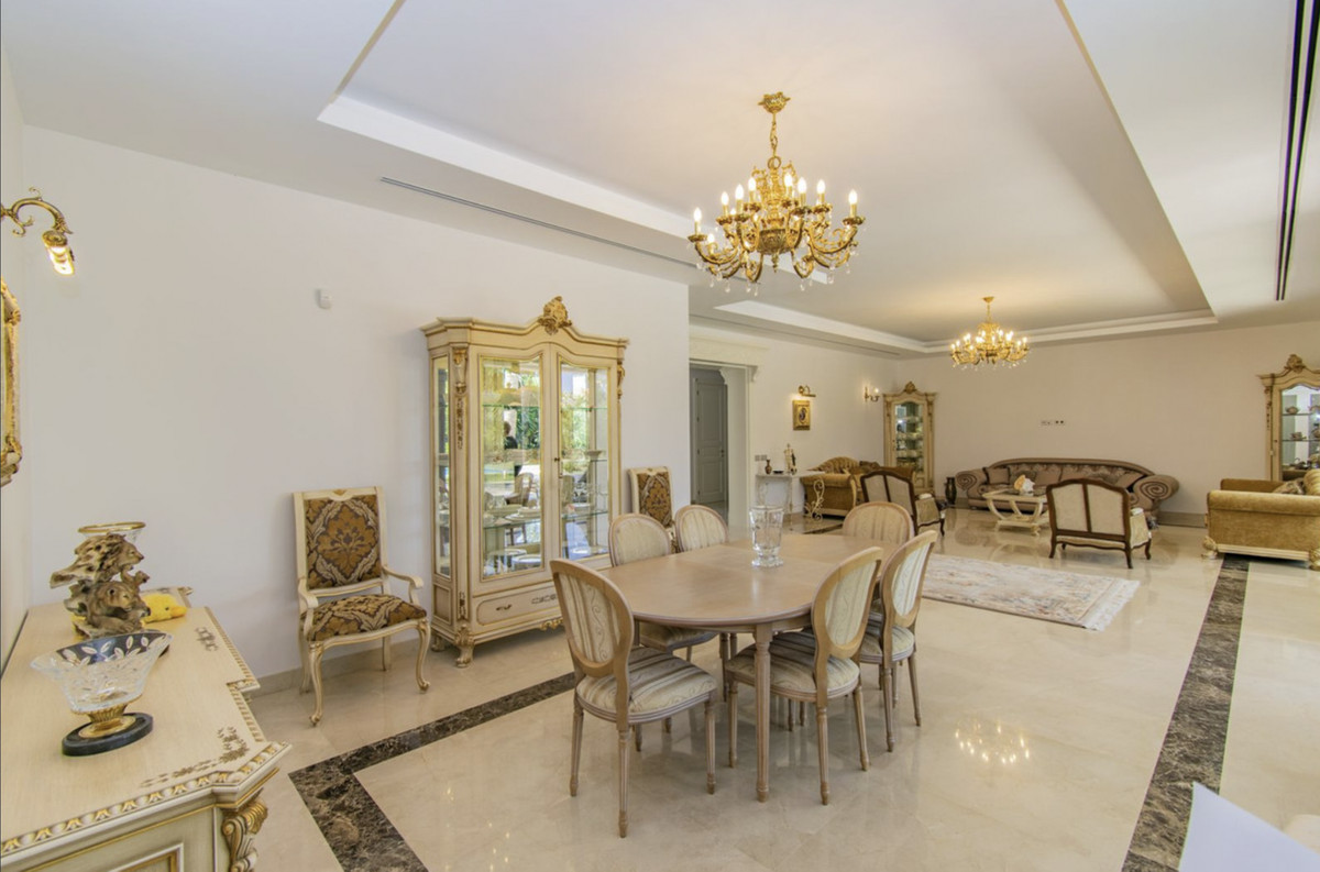 Se vende Villa - Chalet de 6 dormitorios en Costa Del Sol, Málaga, España
