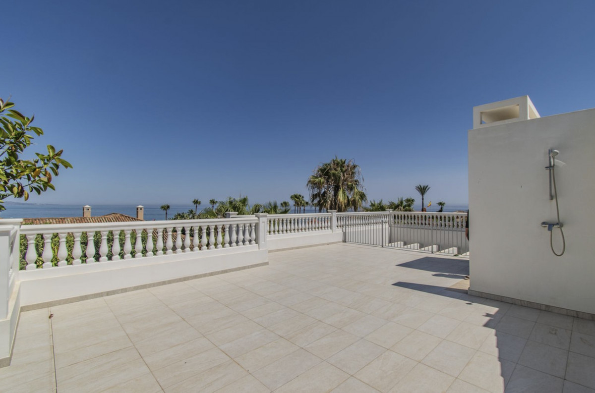 Se vende Villa - Chalet de 6 dormitorios en Costa Del Sol, Málaga, España