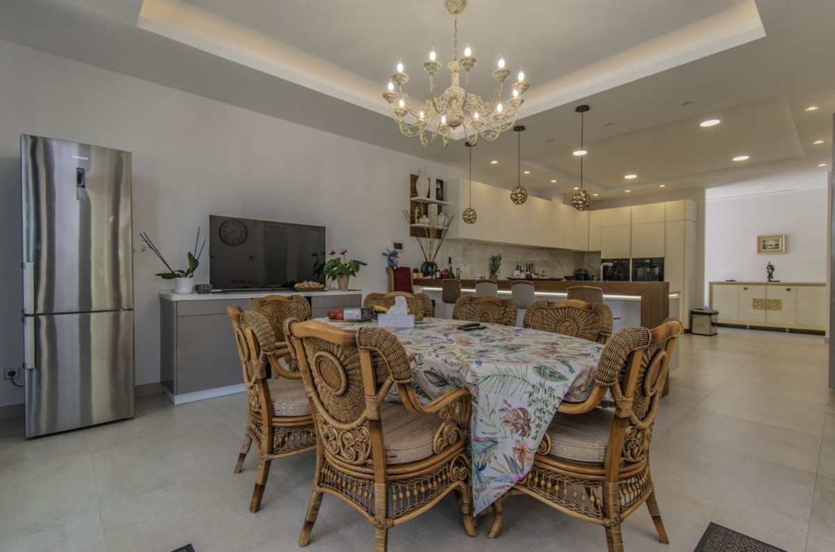 Se vende Villa - Chalet de 6 dormitorios en Costa Del Sol, Málaga, España