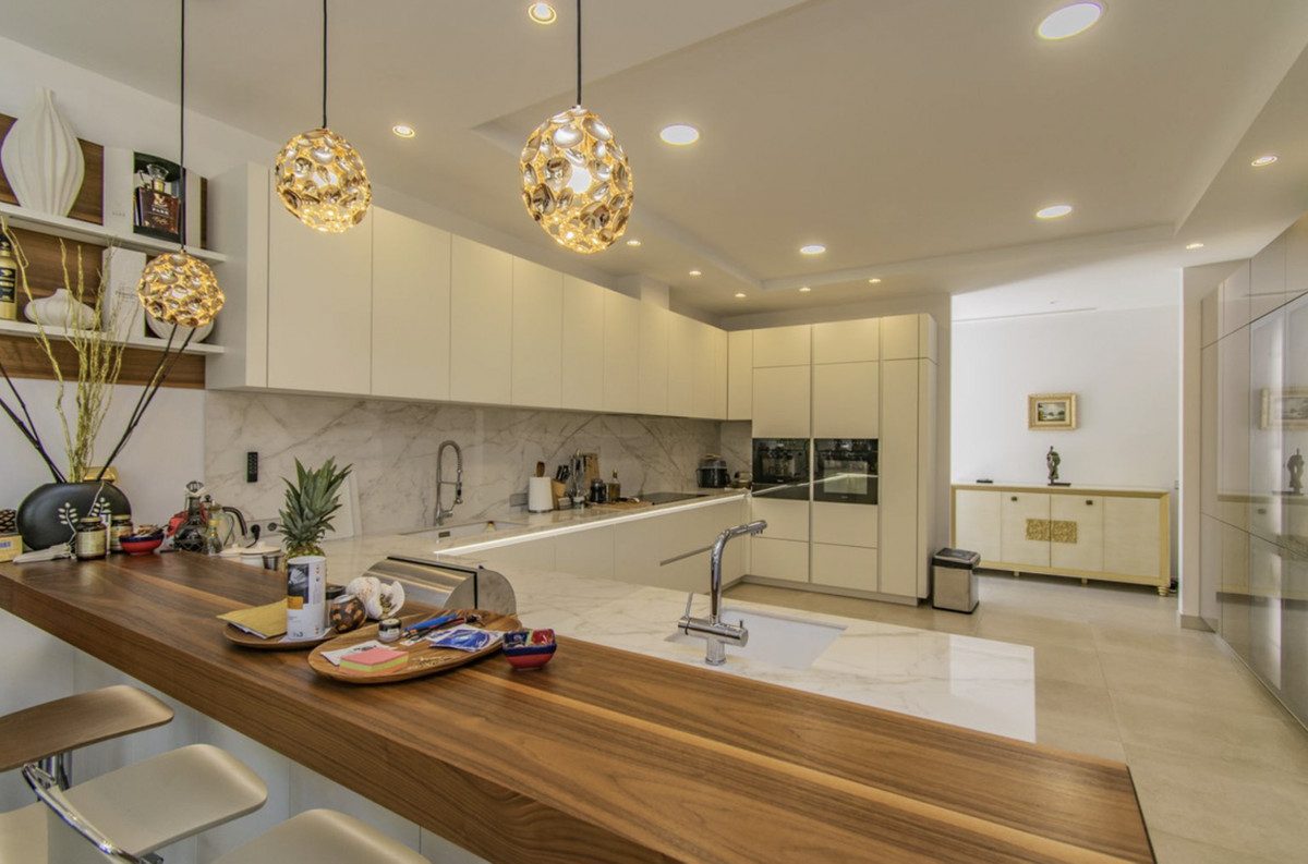 Se vende Villa - Chalet de 6 dormitorios en Costa Del Sol, Málaga, España
