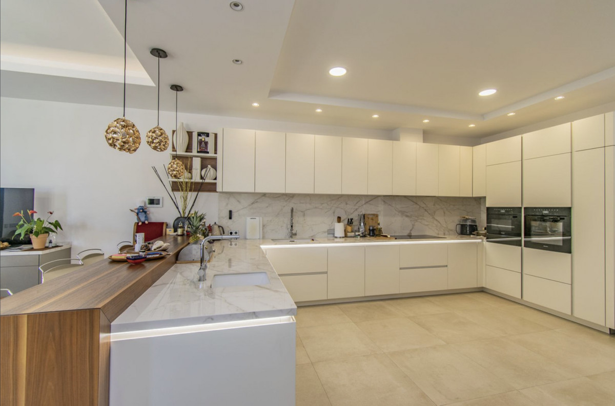 Se vende Villa - Chalet de 6 dormitorios en Costa Del Sol, Málaga, España