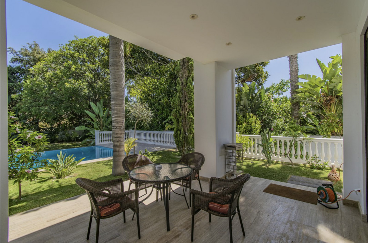Se vende Villa - Chalet de 6 dormitorios en Costa Del Sol, Málaga, España
