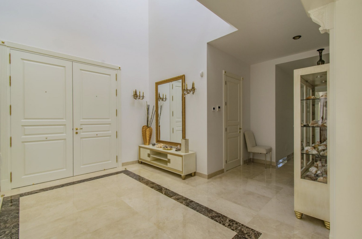 Se vende Villa - Chalet de 6 dormitorios en Costa Del Sol, Málaga, España