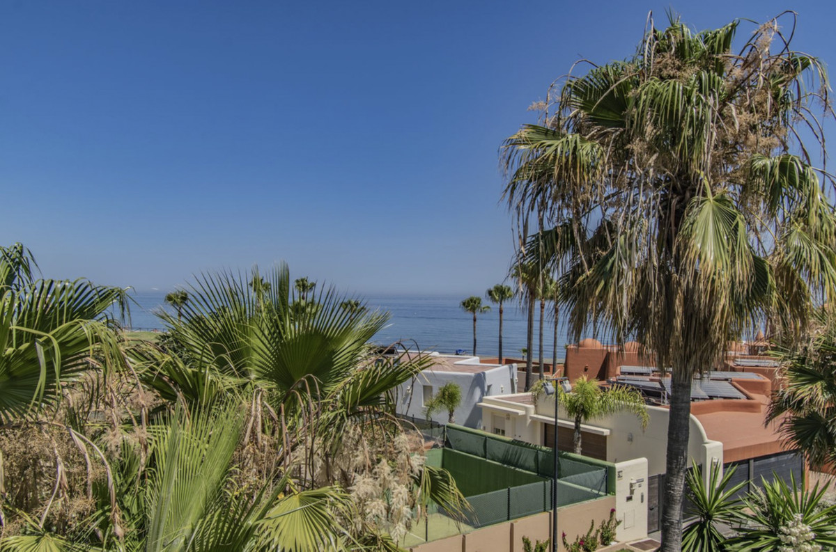 Se vende Villa - Chalet de 6 dormitorios en Costa Del Sol, Málaga, España