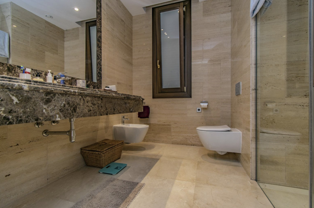 Se vende Villa - Chalet de 6 dormitorios en Costa Del Sol, Málaga, España