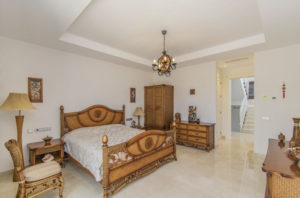 Se vende Villa - Chalet de 6 dormitorios en Costa Del Sol, Málaga, España