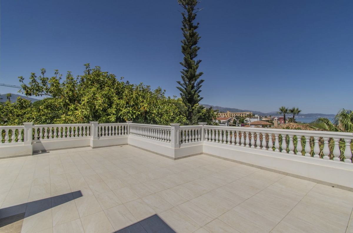 Se vende Villa - Chalet de 6 dormitorios en Costa Del Sol, Málaga, España