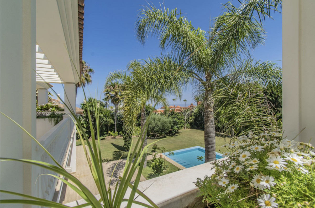Se vende Villa - Chalet de 6 dormitorios en Costa Del Sol, Málaga, España