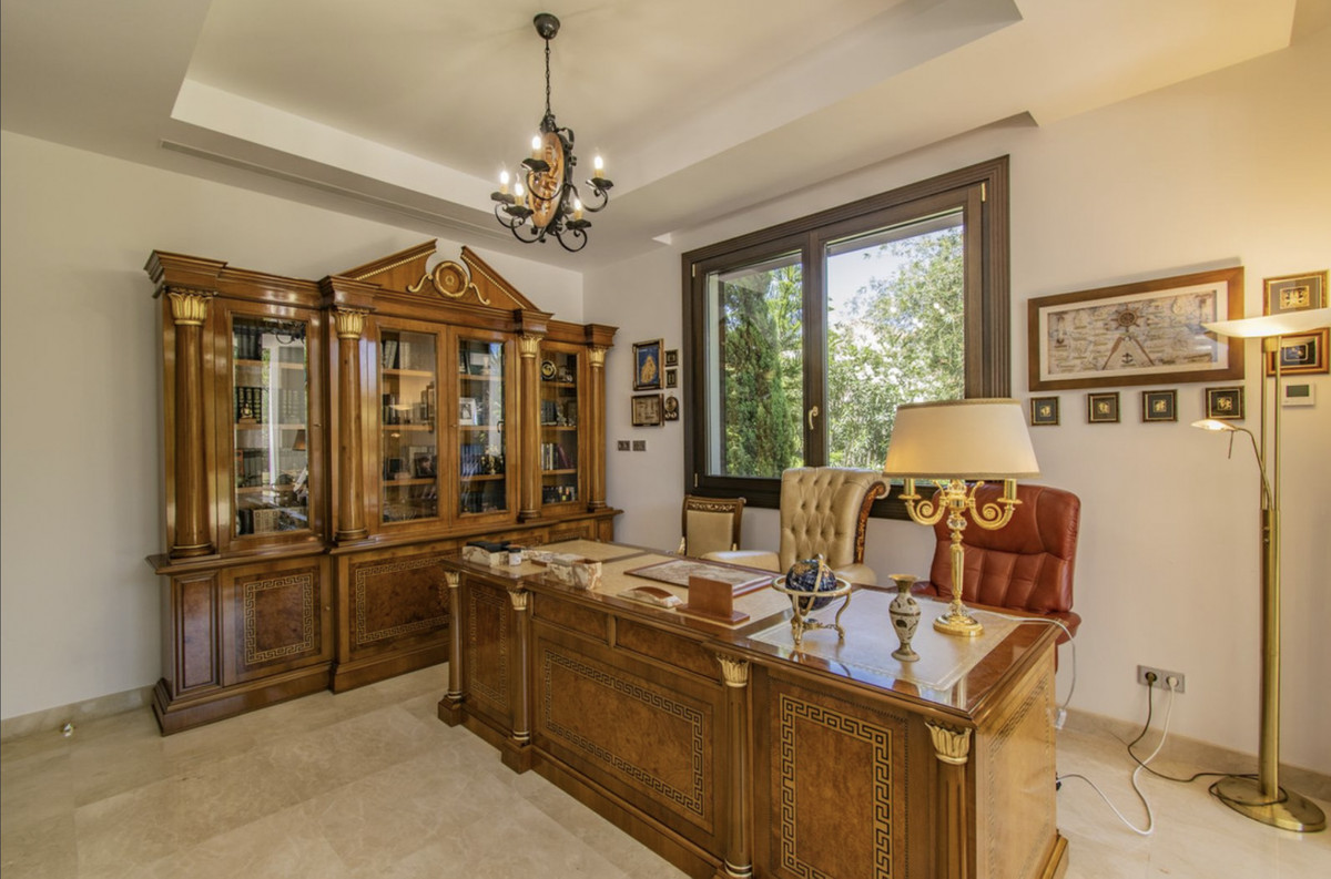 Se vende Villa - Chalet de 6 dormitorios en Costa Del Sol, Málaga, España
