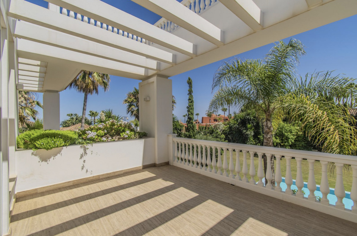 Se vende Villa - Chalet de 6 dormitorios en Costa Del Sol, Málaga, España