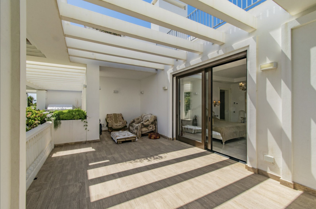 Se vende Villa - Chalet de 6 dormitorios en Costa Del Sol, Málaga, España