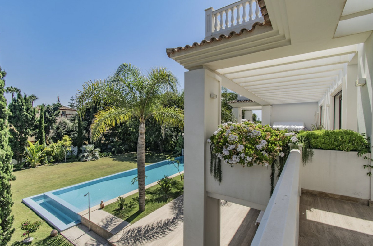 Se vende Villa - Chalet de 6 dormitorios en Costa Del Sol, Málaga, España