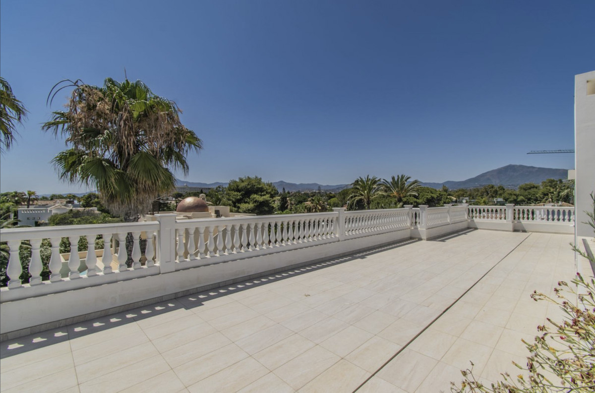 Se vende Villa - Chalet de 6 dormitorios en Costa Del Sol, Málaga, España