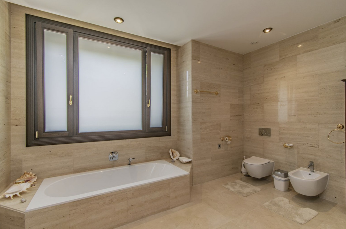 Se vende Villa - Chalet de 6 dormitorios en Costa Del Sol, Málaga, España