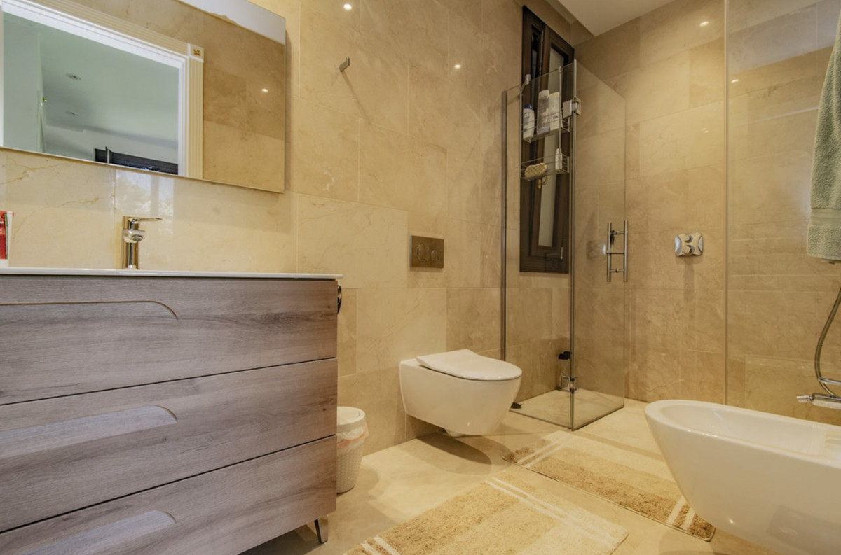 Se vende Villa - Chalet de 6 dormitorios en Costa Del Sol, Málaga, España