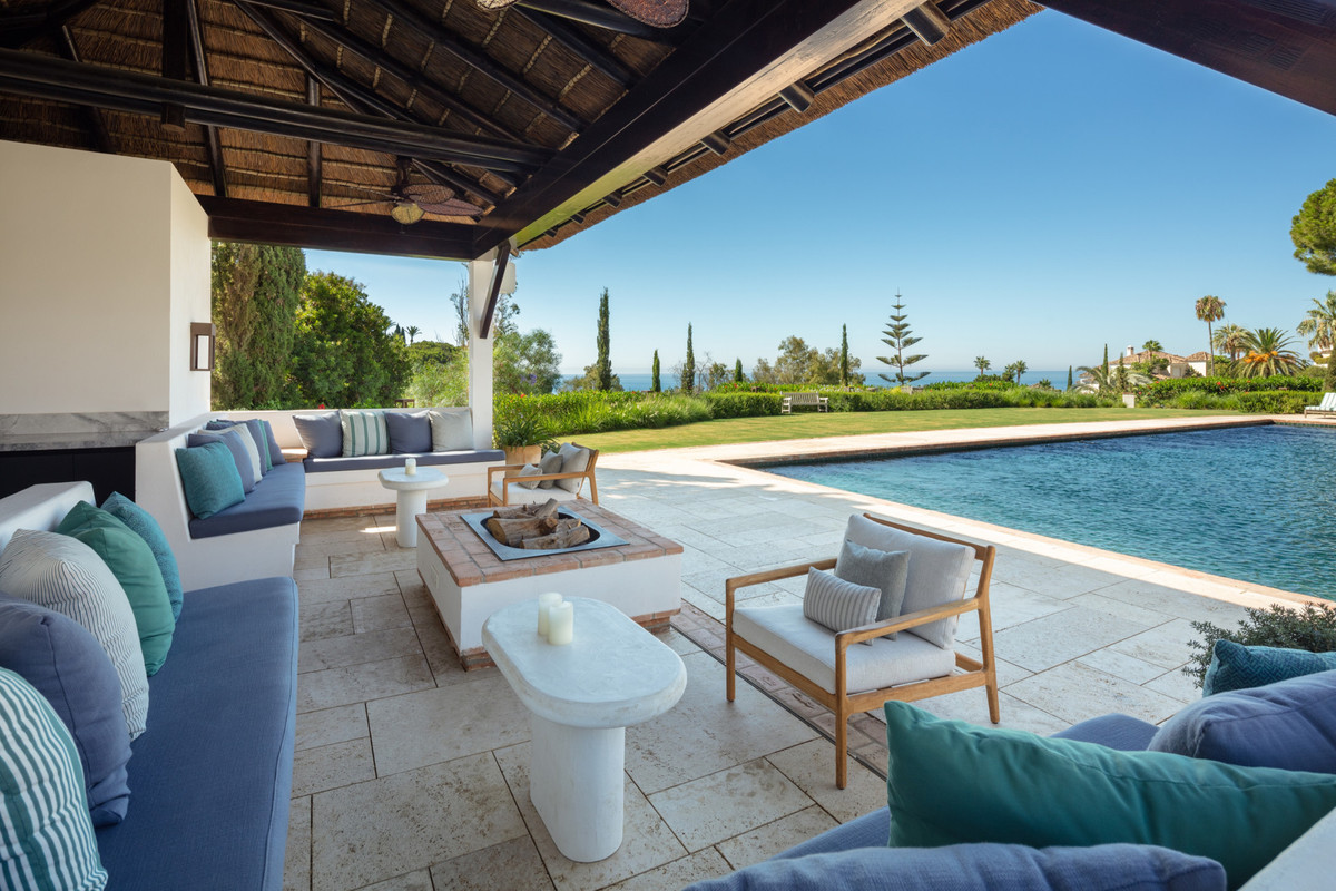 Se vende Villa - Chalet de 16 dormitorios en Costa Del Sol, Málaga, España