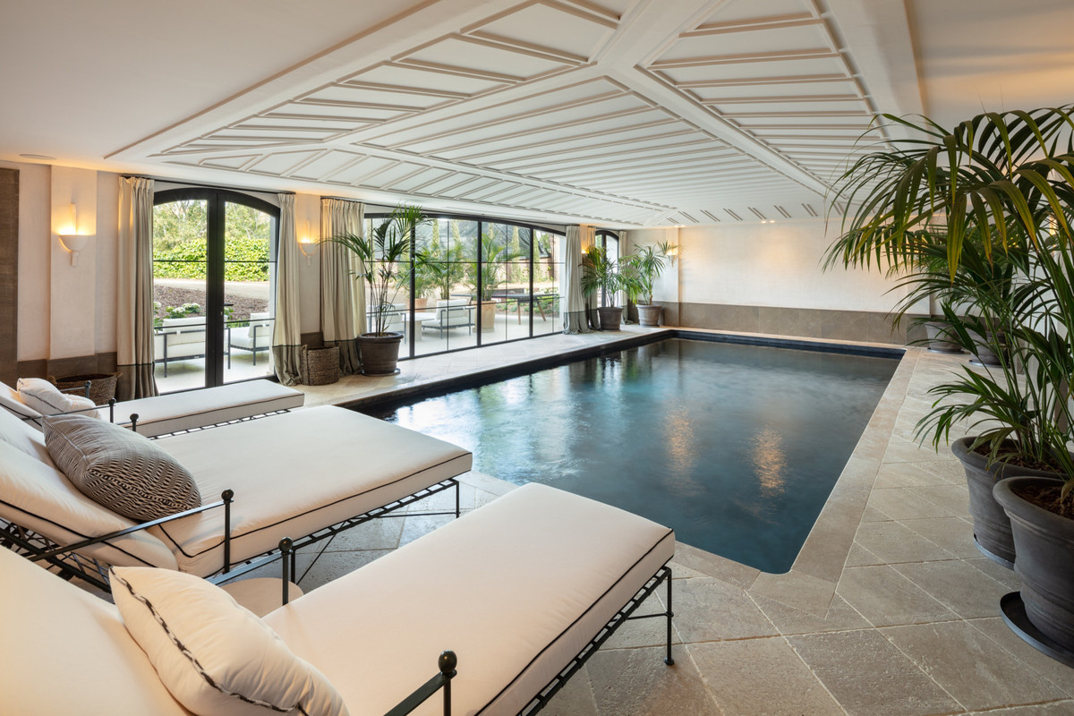 Se vende Villa - Chalet de 16 dormitorios en Costa Del Sol, Málaga, España