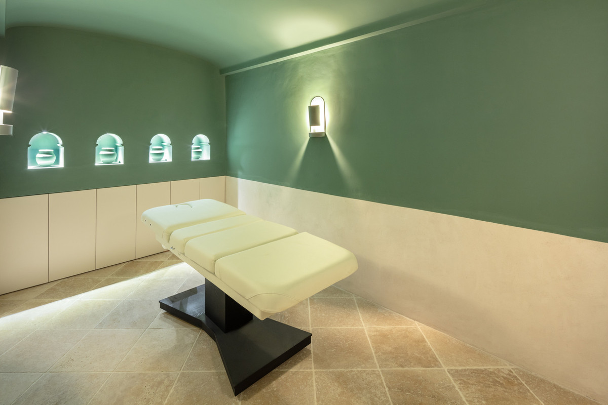 Se vende Villa - Chalet de 16 dormitorios en Costa Del Sol, Málaga, España