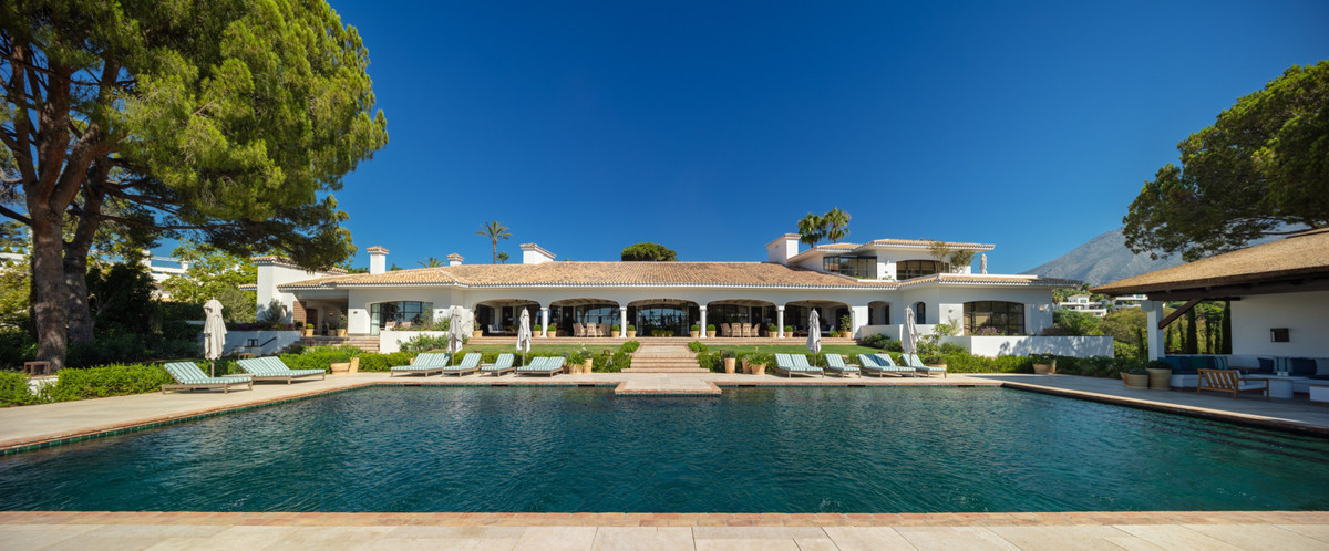 Se vende Villa - Chalet de 16 dormitorios en Costa Del Sol, Málaga, España
