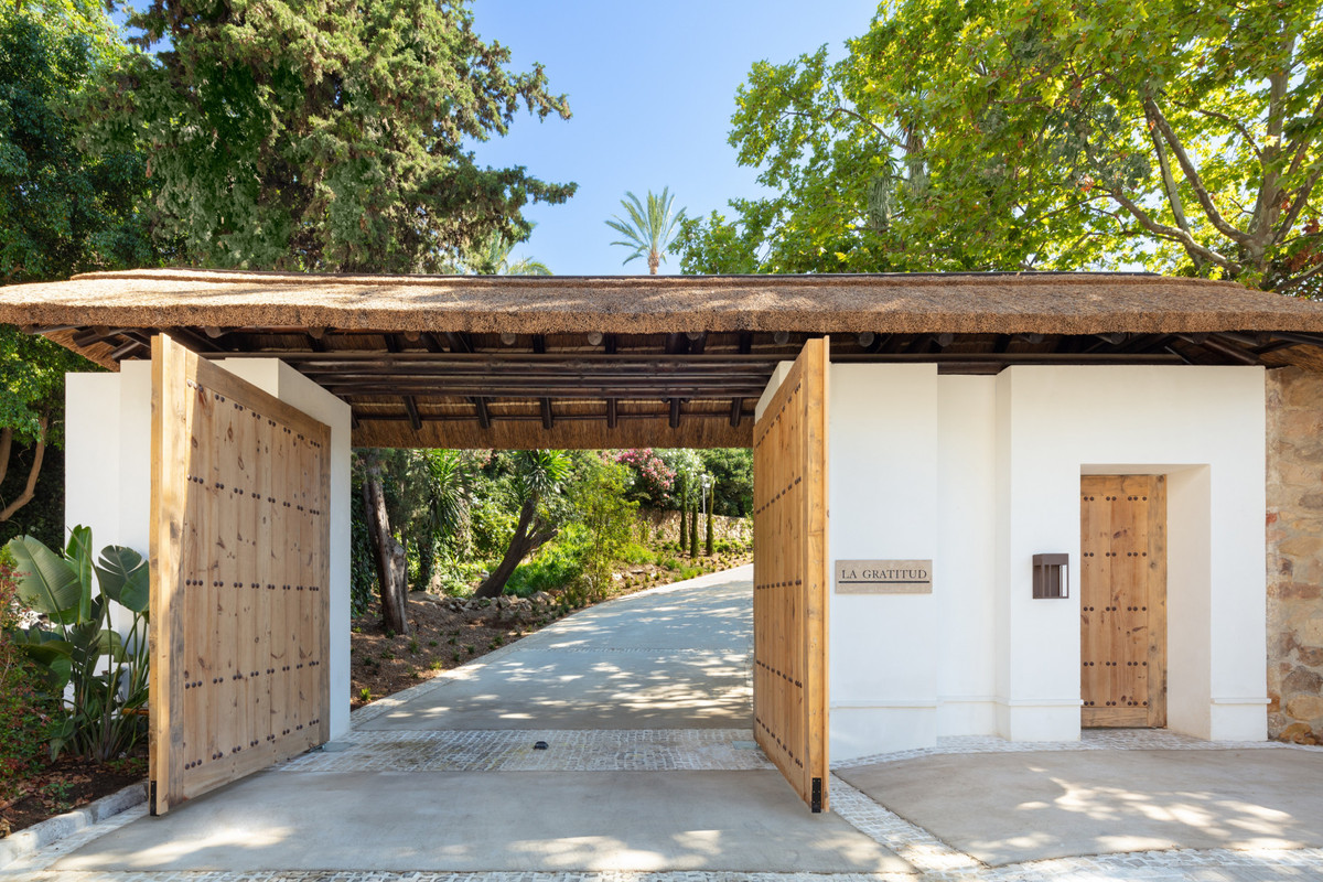 Se vende Villa - Chalet de 16 dormitorios en Costa Del Sol, Málaga, España