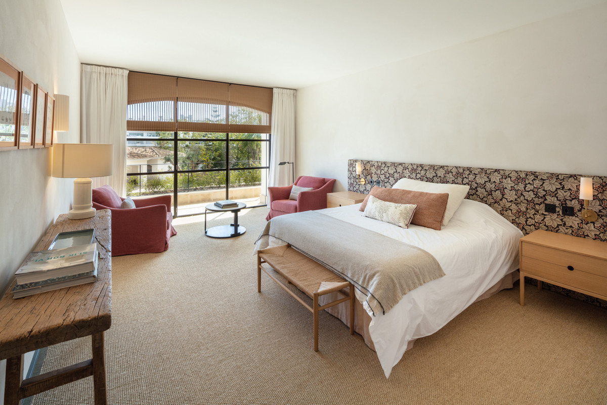 Se vende Villa - Chalet de 16 dormitorios en Costa Del Sol, Málaga, España