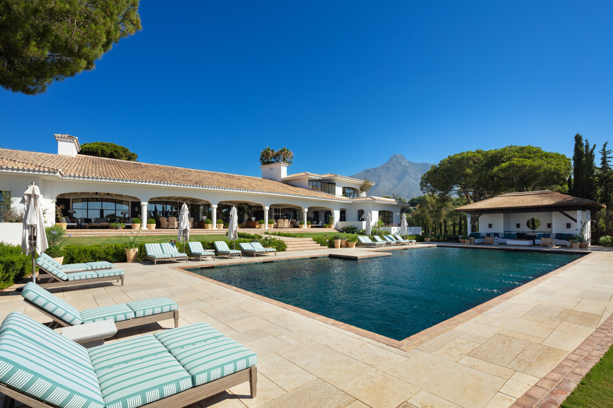 Se vende Villa - Chalet de 16 dormitorios en Costa Del Sol, Málaga, España