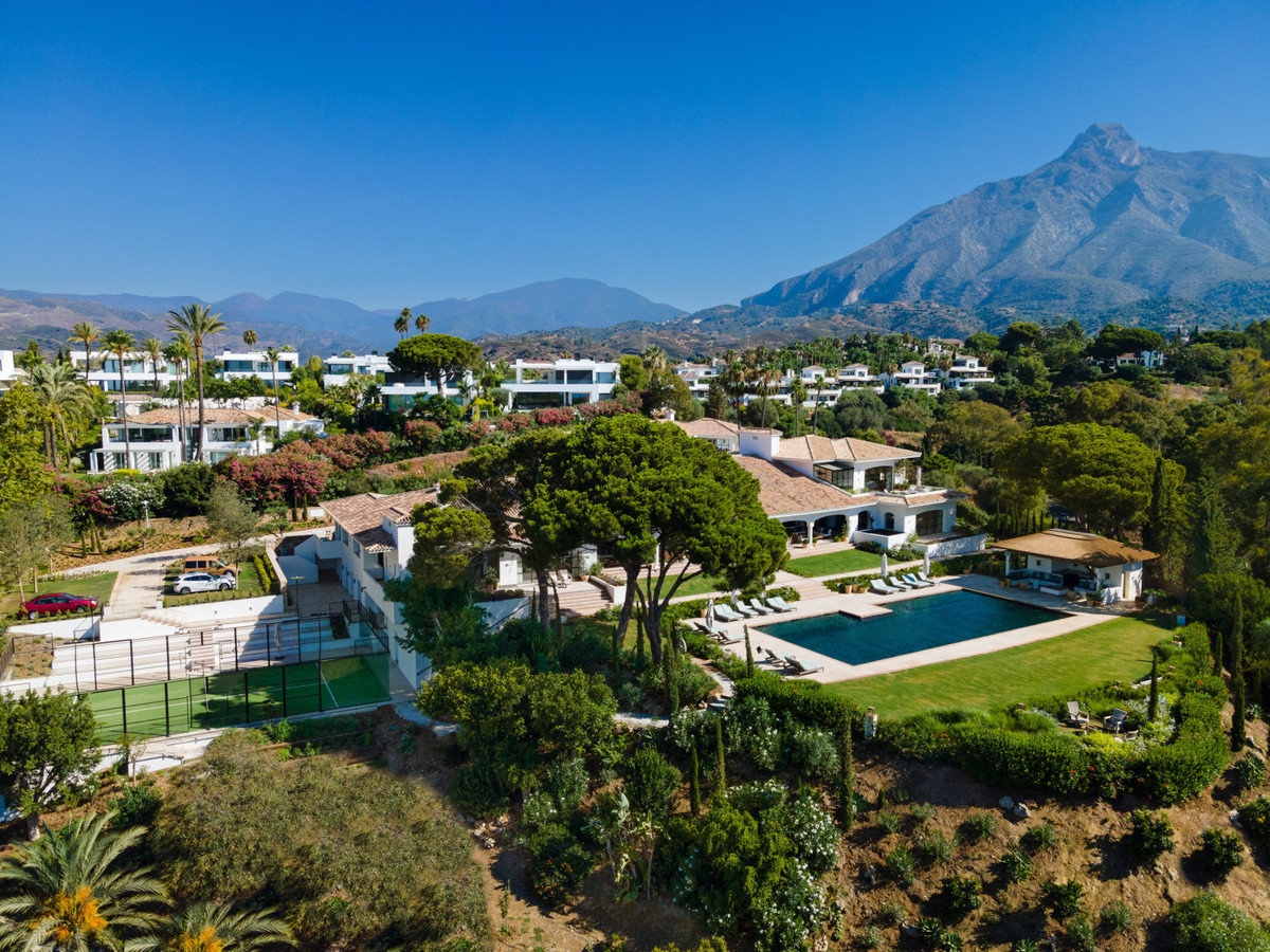 Se vende Villa - Chalet de 16 dormitorios en Costa Del Sol, Málaga, España