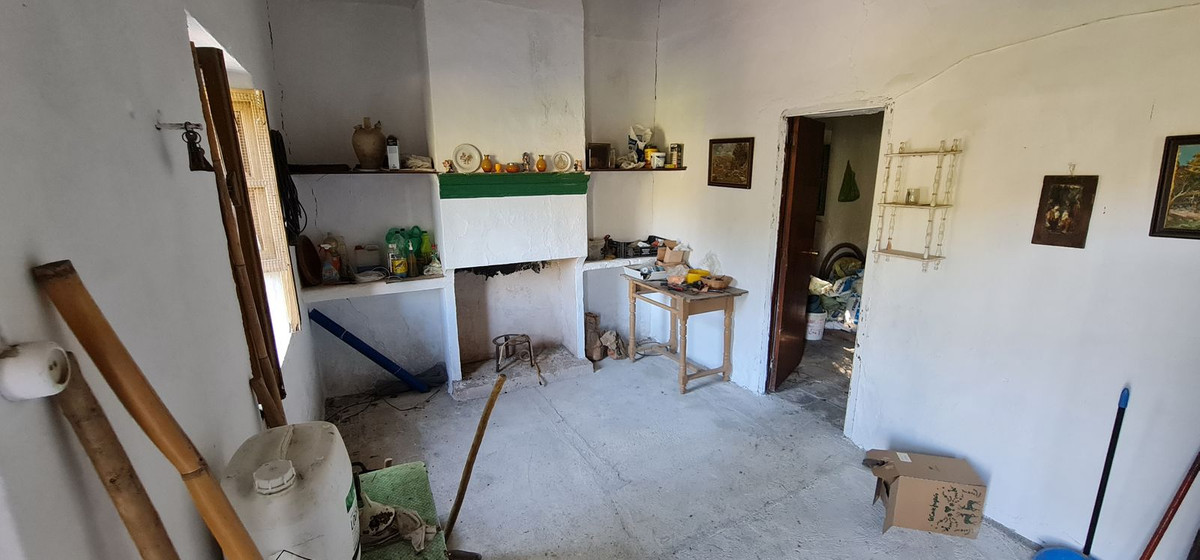 2 Bed Townhouse for sale in Tolox Costa Del Sol, Málaga, Spain