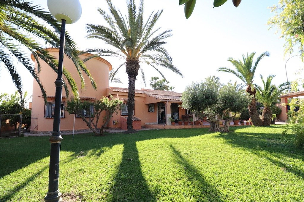 5 Bed Townhouse for sale in El Chaparral Costa Blanca, Alicante, Spain