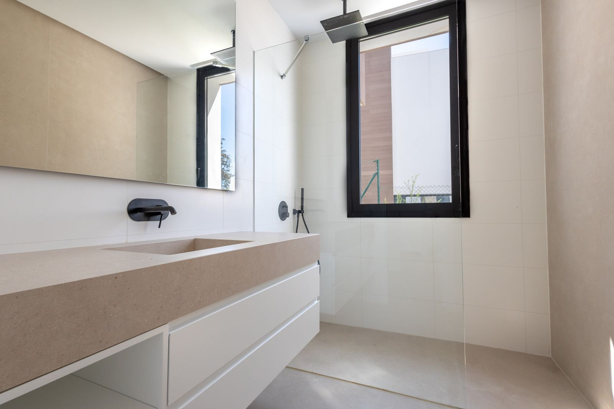 Se vende Villa - Chalet de 4 dormitorios en Costa Del Sol, Málaga, España