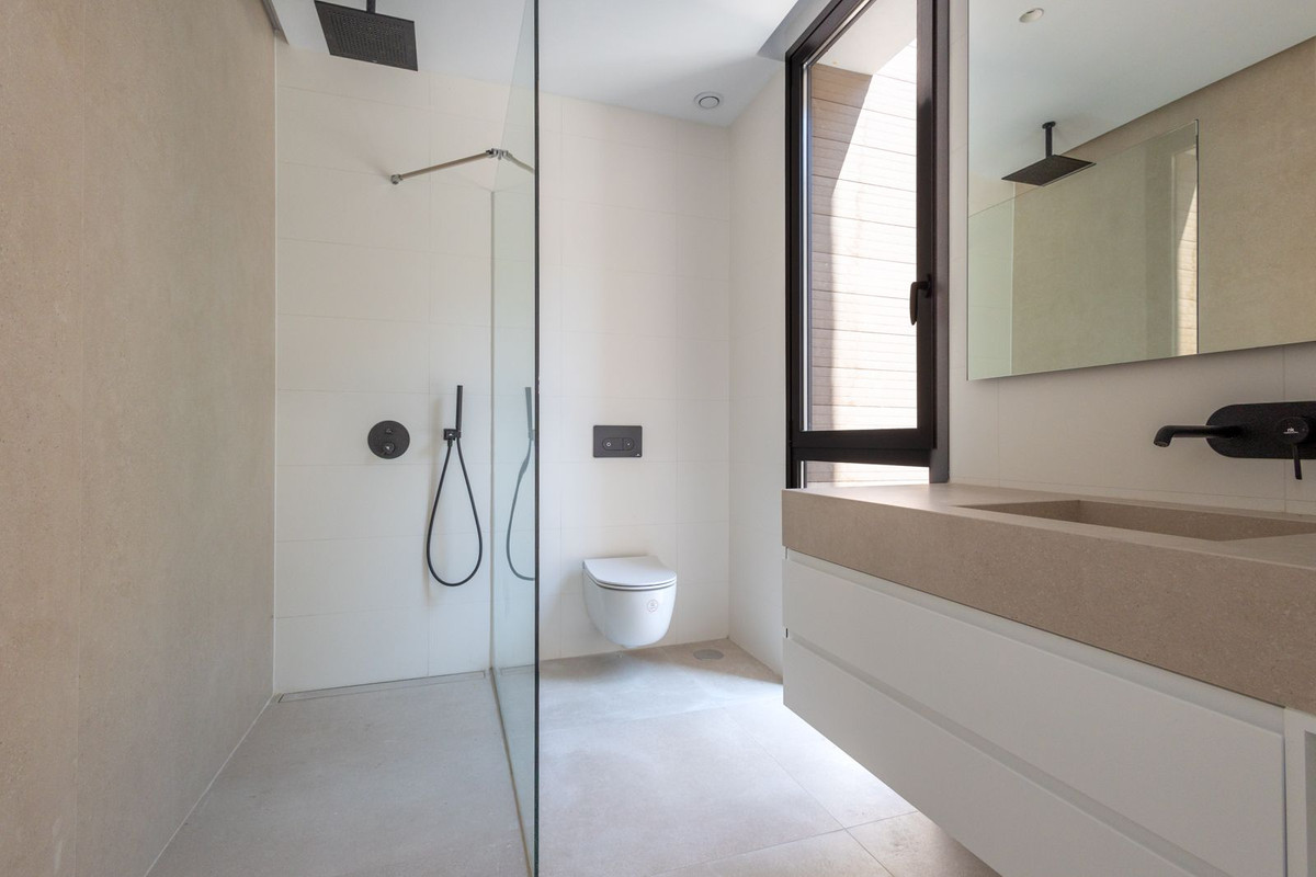 Se vende Villa - Chalet de 4 dormitorios en Costa Del Sol, Málaga, España