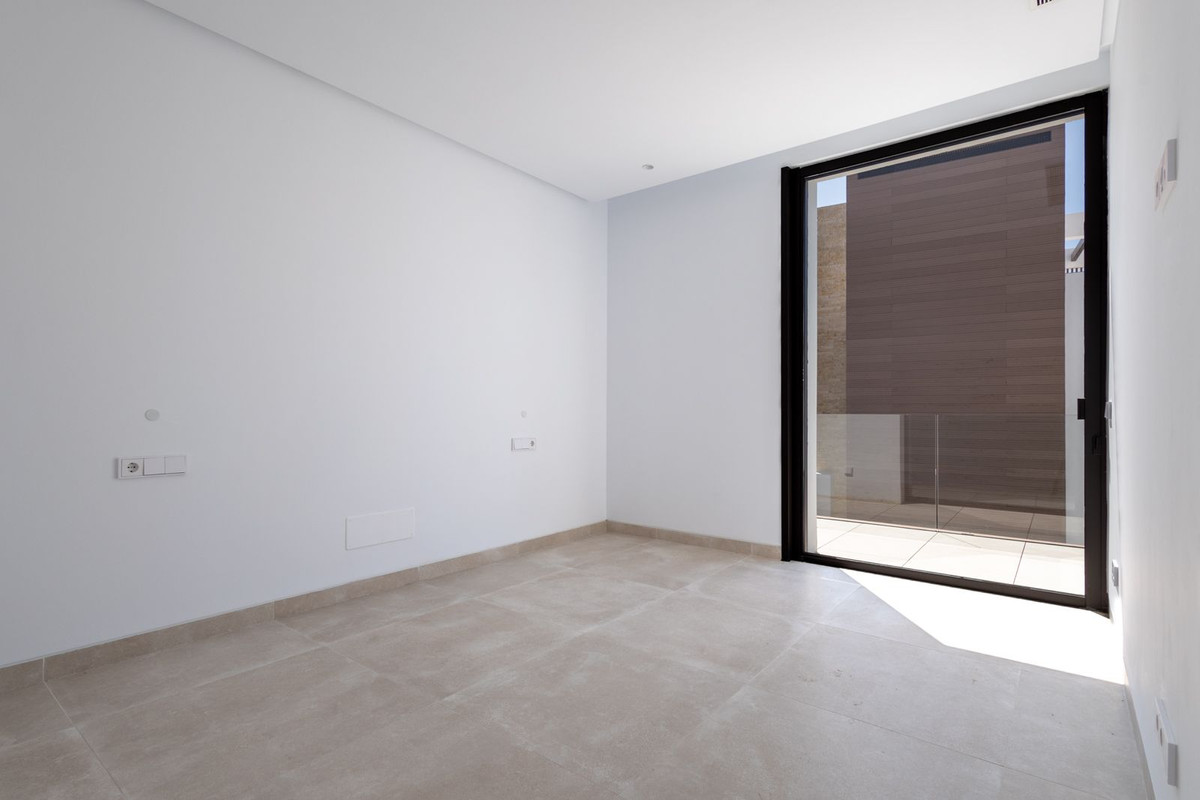 Se vende Villa - Chalet de 4 dormitorios en Costa Del Sol, Málaga, España