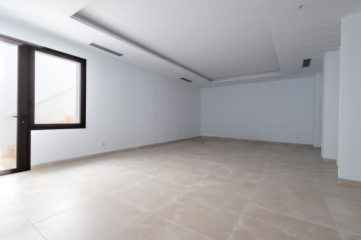 Se vende Villa - Chalet de 4 dormitorios en Costa Del Sol, Málaga, España