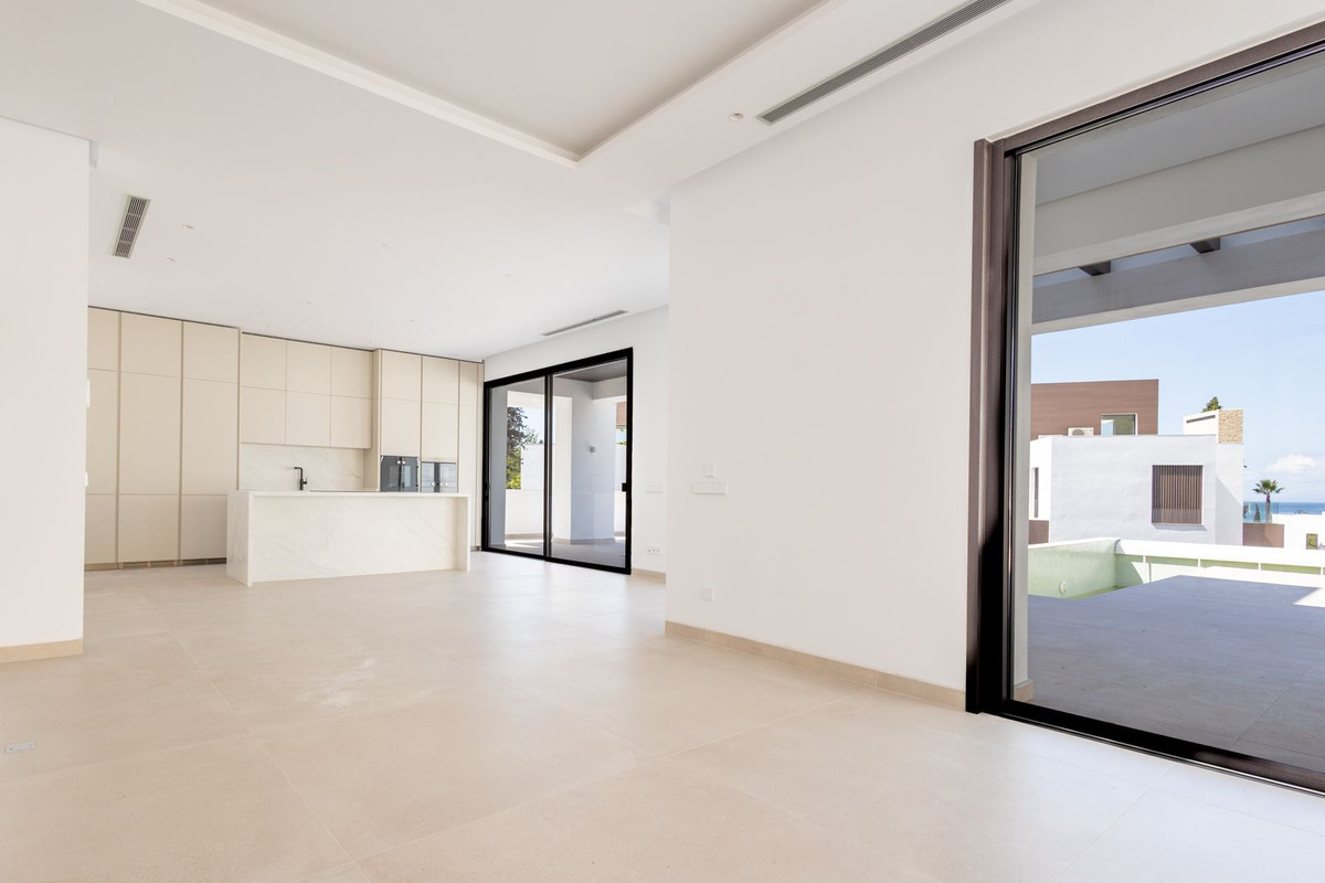 Se vende Villa - Chalet de 4 dormitorios en Costa Del Sol, Málaga, España